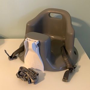 Upseat, Baby Chair, Gray, with Activity Tray, Seatbelt and Seat Strap